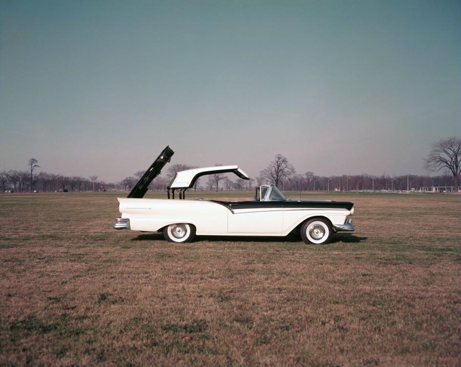  Ford Fairlane 500 Skyliner Retractable Hardtop 1957 года  (фото 37 из 41)